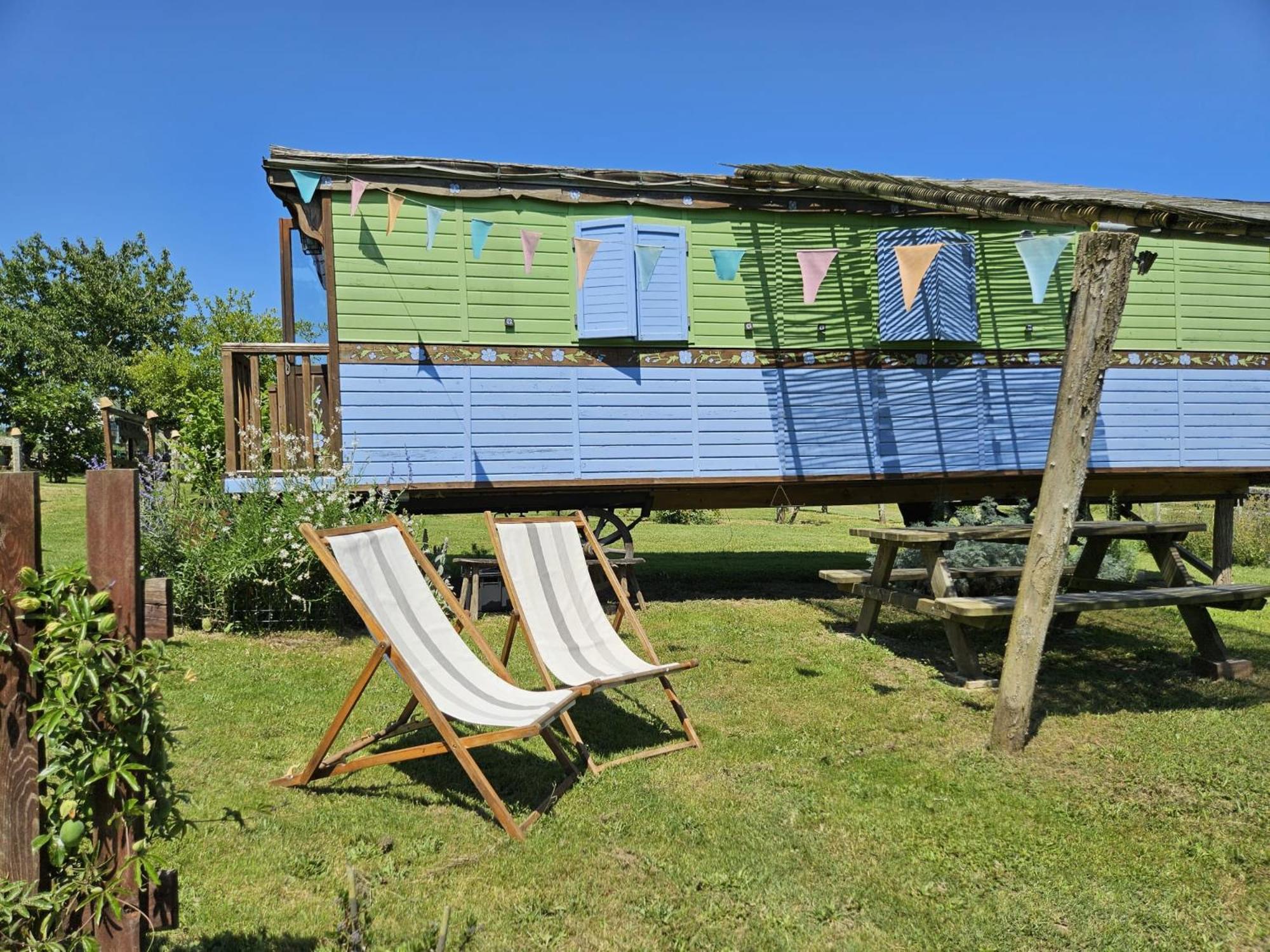 Roulotte Fleur Des Champs Villa Sigalens Eksteriør bilde